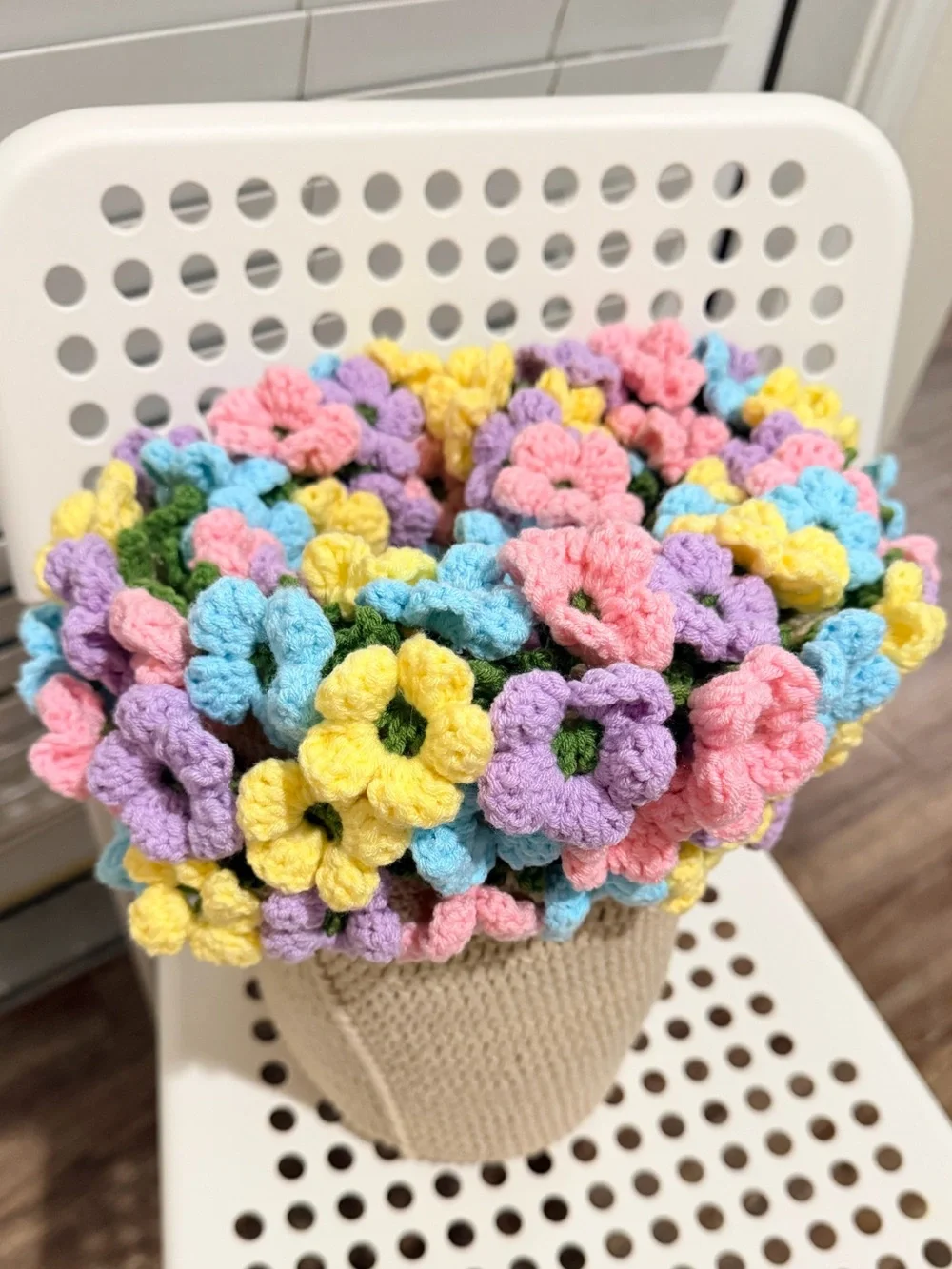 Handmade Round Crochet Blanket with Floral Edge - Mauve and Pastel Flowers